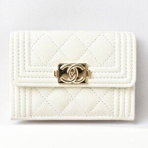 CHANEL White Caviar Leather Wallet